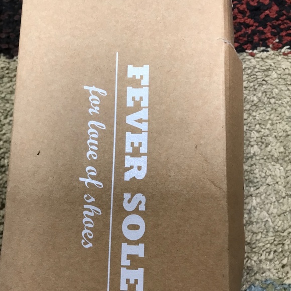 Women Black Flat Fever Sole US 39 - Picture 2 of 2